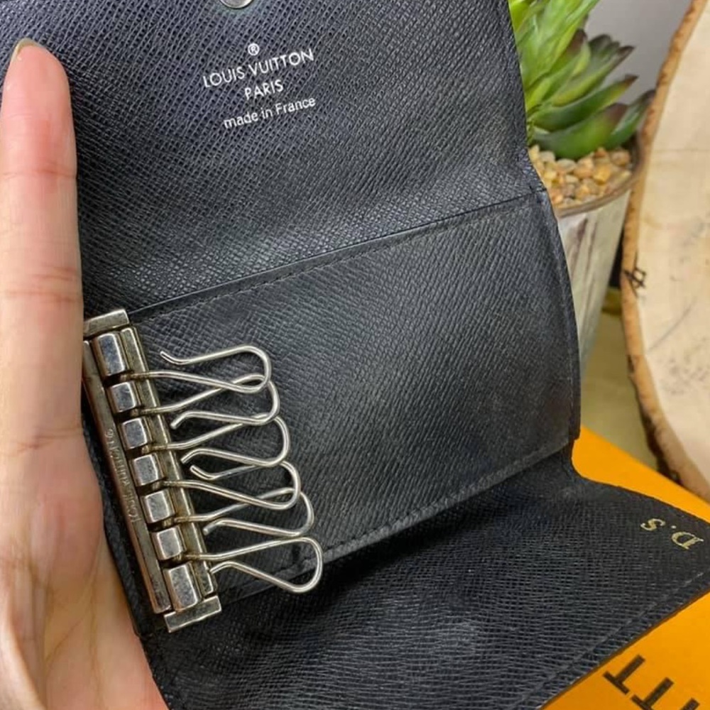 Louis Vuitton Graphite 6-Key Holder - Picture 7 of 7